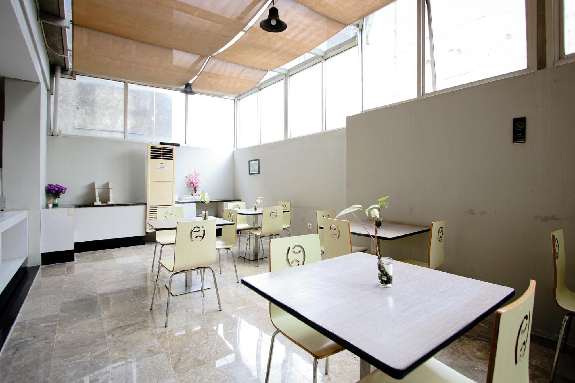 בנדונג Zodiak Asia Afrika By Kagum Hotels מראה חיצוני תמונה