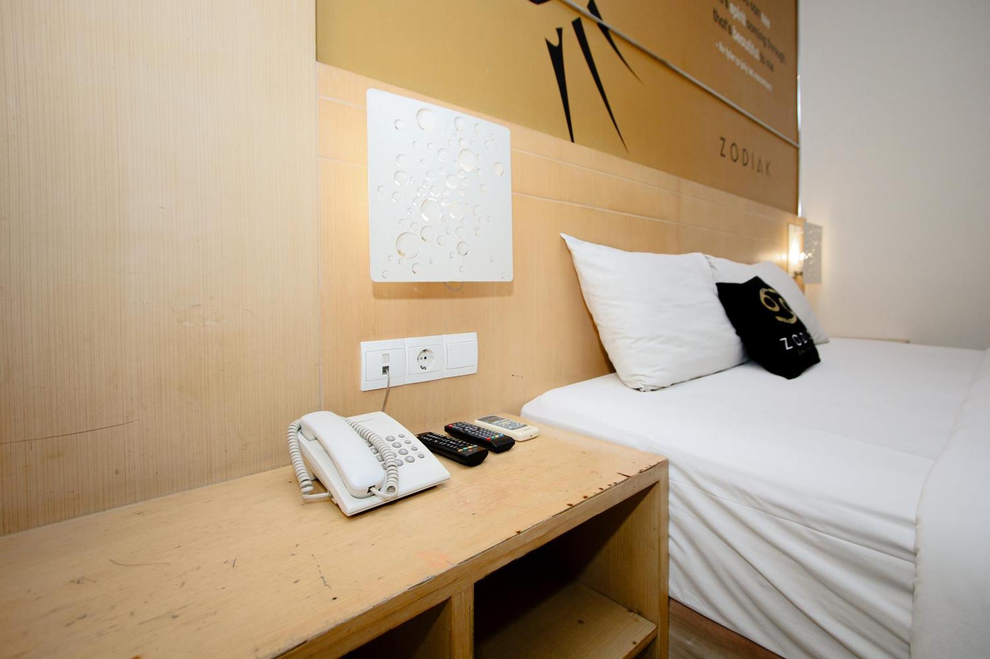 בנדונג Zodiak Asia Afrika By Kagum Hotels מראה חיצוני תמונה