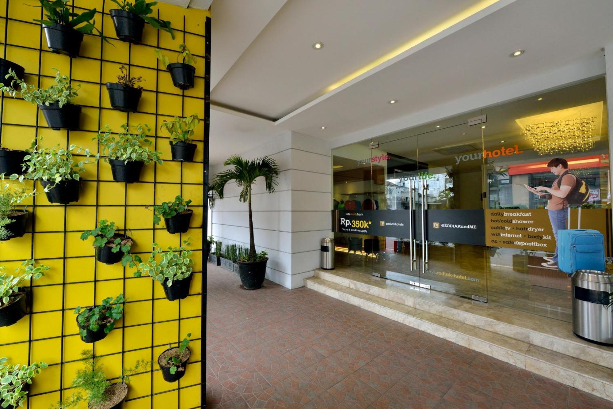 בנדונג Zodiak Asia Afrika By Kagum Hotels מראה חיצוני תמונה